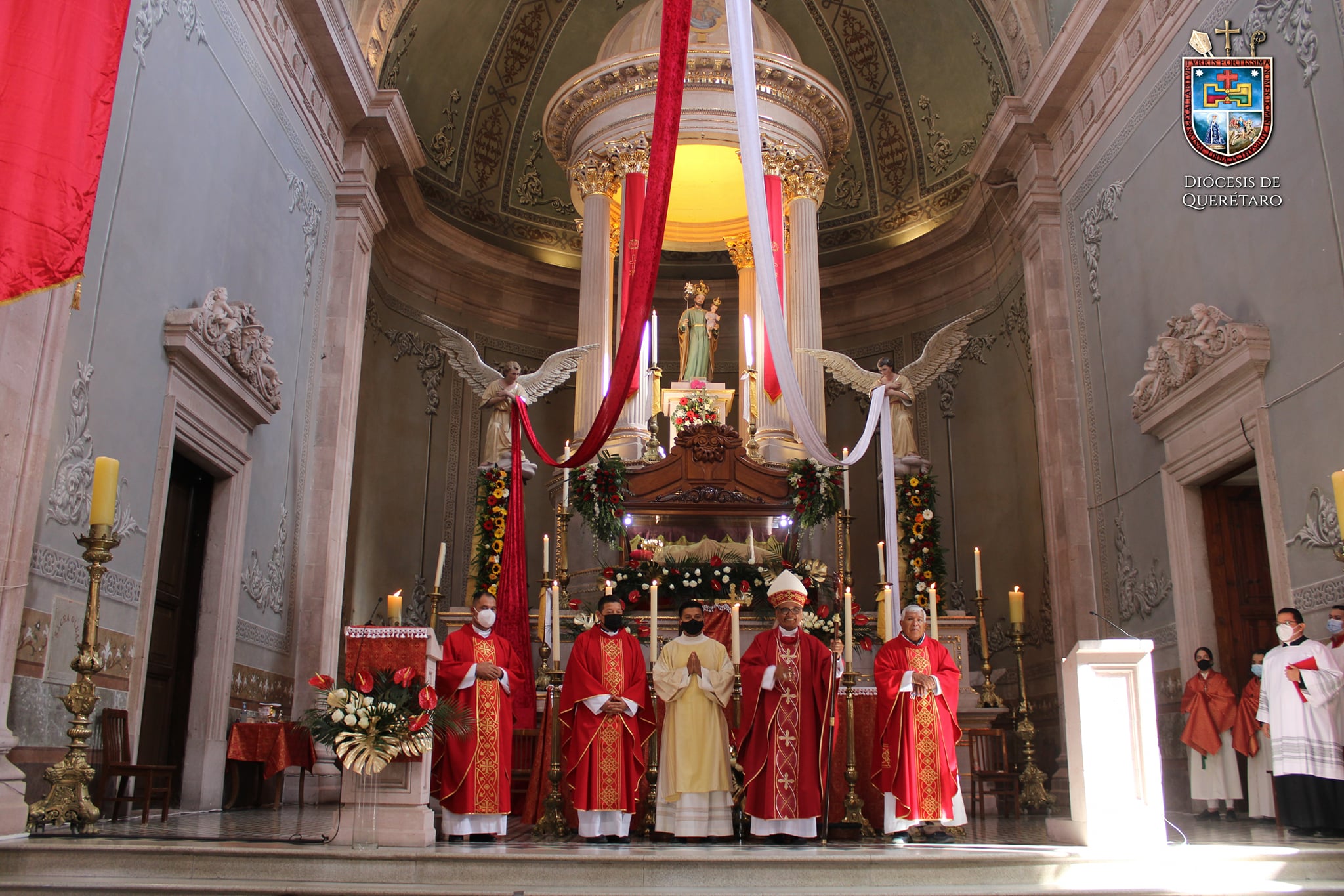 MISA SOLEMNE EN HONOR AL SEÑOR DEL SANTO ENTIERRO Y CIERRE DE PUERTA SANTA. – Diócesis de Querétaro MISA SOLEMNE EN HONOR AL SEÑOR DEL SANTO ENTIERRO Y CIERRE DE PUERTA SANTA. – Diócesis de Querétaro